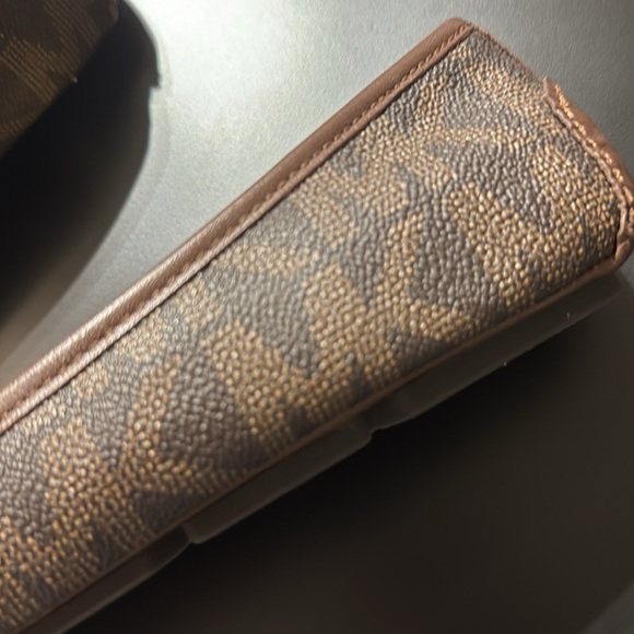 Women’s size 9.5 M | Michael Kors | Brown flats with Gold Emblem - Picture 4 of 10